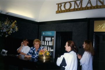 Salon Roman reception